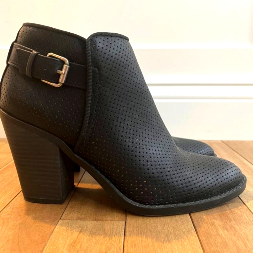 NWT Booties Esprit 8.5